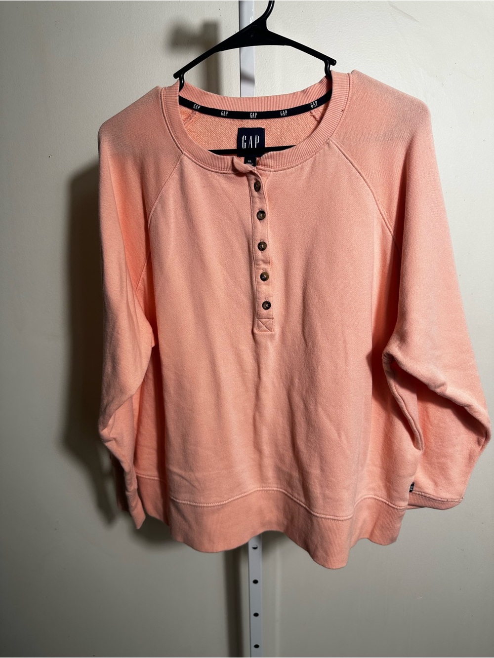 301. GAP Women's Peach Button Henley Pullover